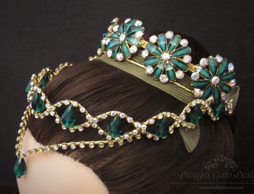 How do ballet headpieces stay on?